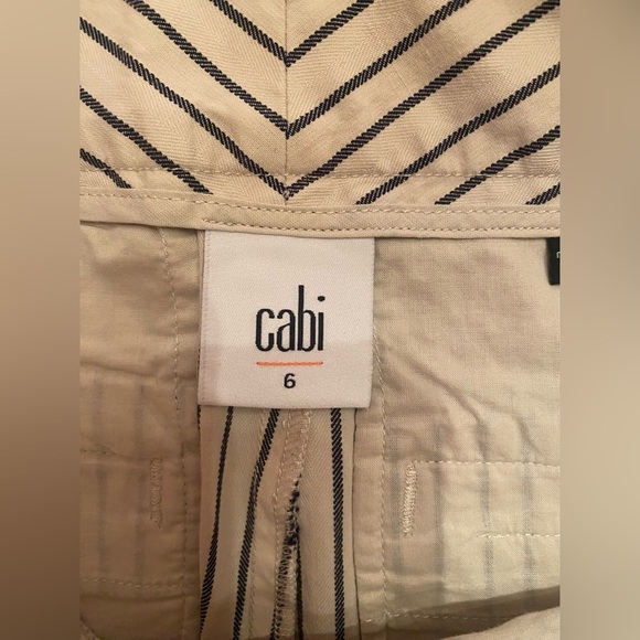 Cabi Tick Tock Woman’s Crop Pants, Cream and Blue Pinstripe Size 6 - Picture 8 of 11